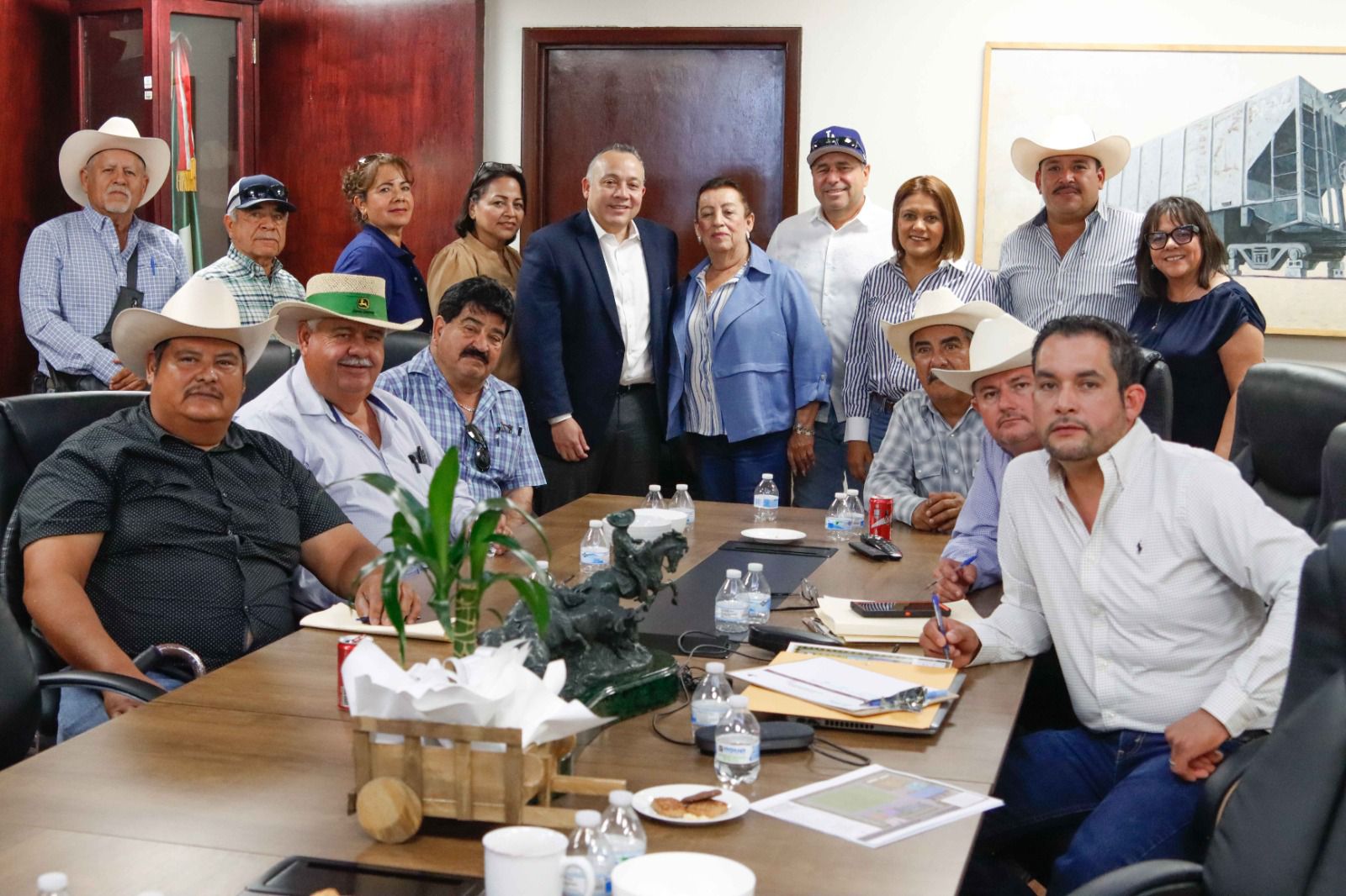 Pacto por el campo: Gobierno interviene para garantizar precios justos a productores de alfalfa en BC