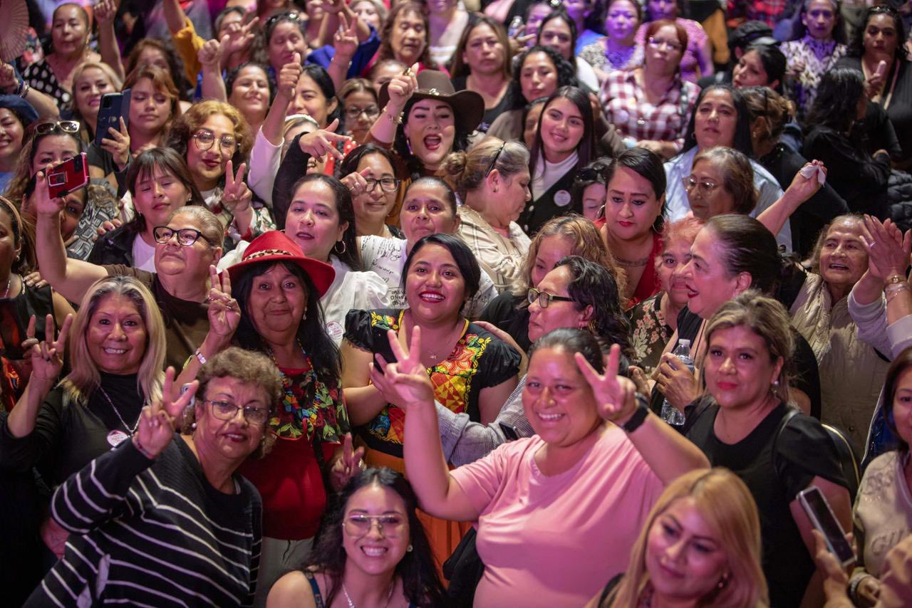 &iexcl;A reventar! M&aacute;s de 3 mil mam&aacute;s festejan en grande junto a la diputada Evelyn S&aacute;nchez