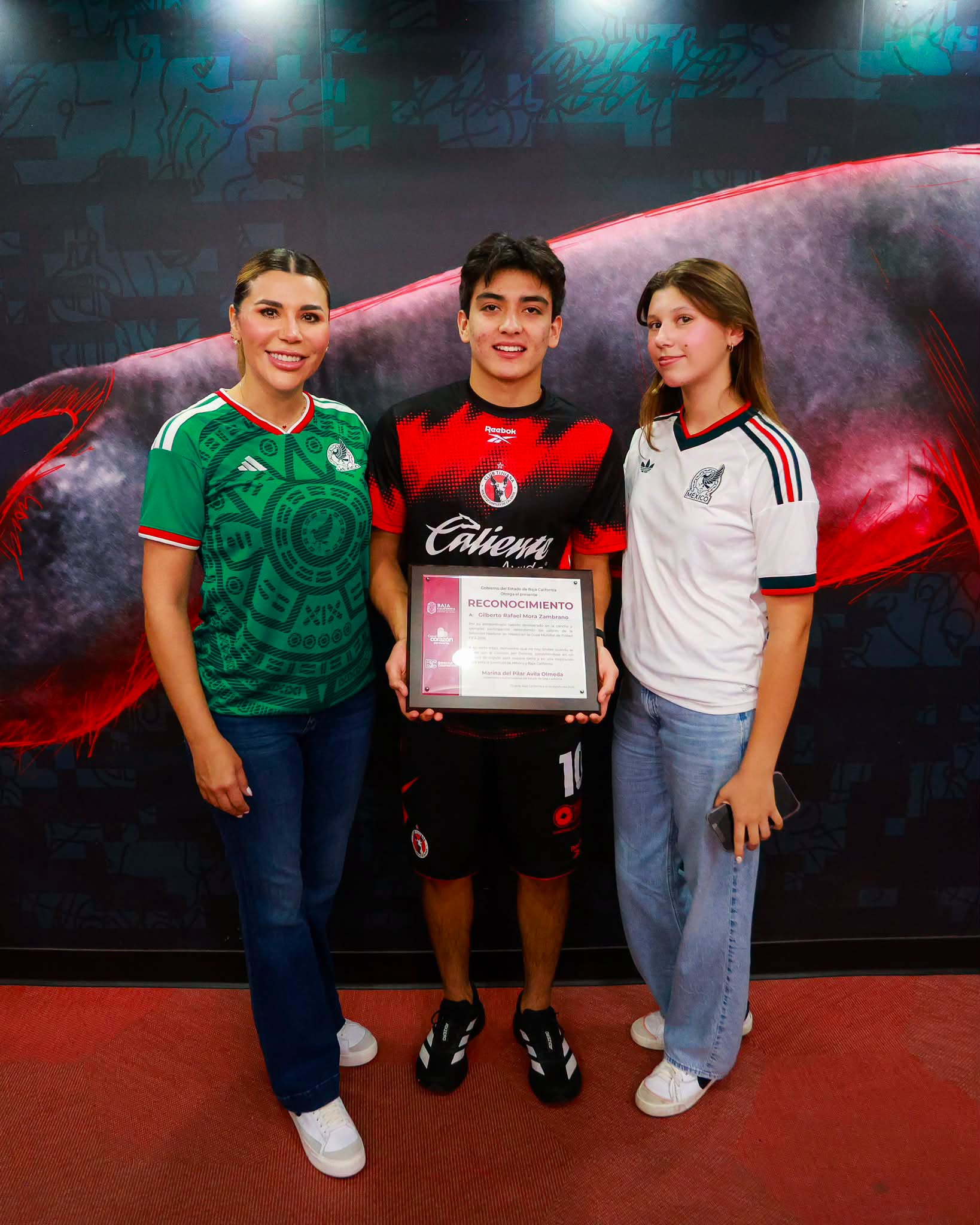 &iexcl;Orgullo Bajacaliforniano! Reconoce Marina del Pilar la Trayectoria del Joven Futbolista Gilberto Mora