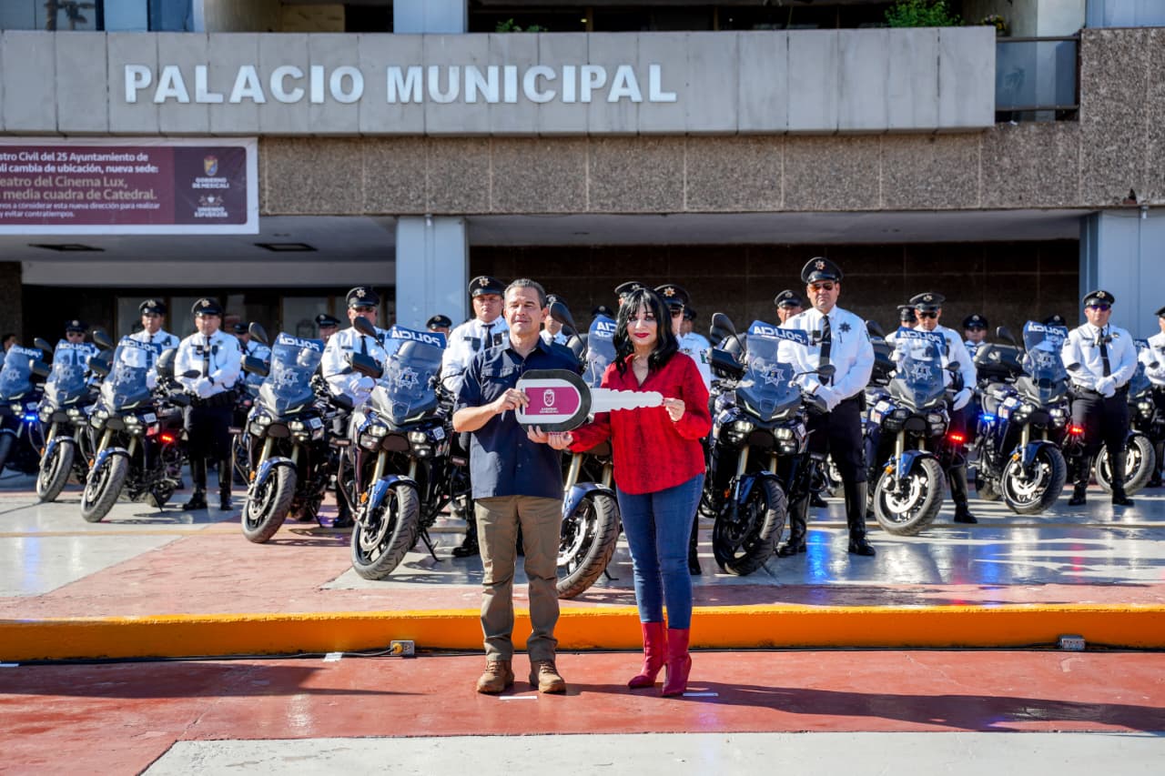&iexcl;Equipamiento hist&oacute;rico! Refuerza Norma Bustamante la Seguridad y Tr&aacute;nsito en Mexicali con 25 nuevas motocicletas
